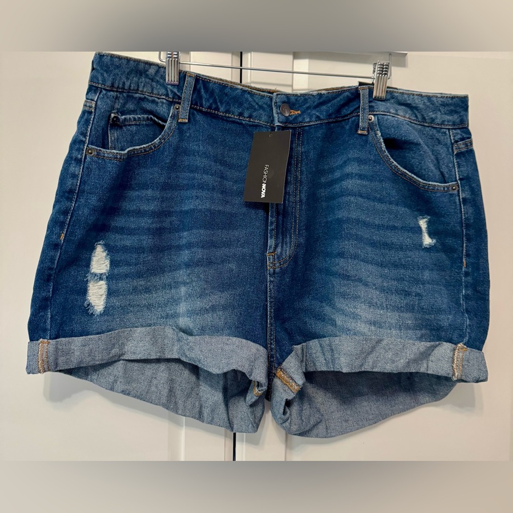 Fashion Nova‎ Indigo Distressed Jean Shorts Size 16